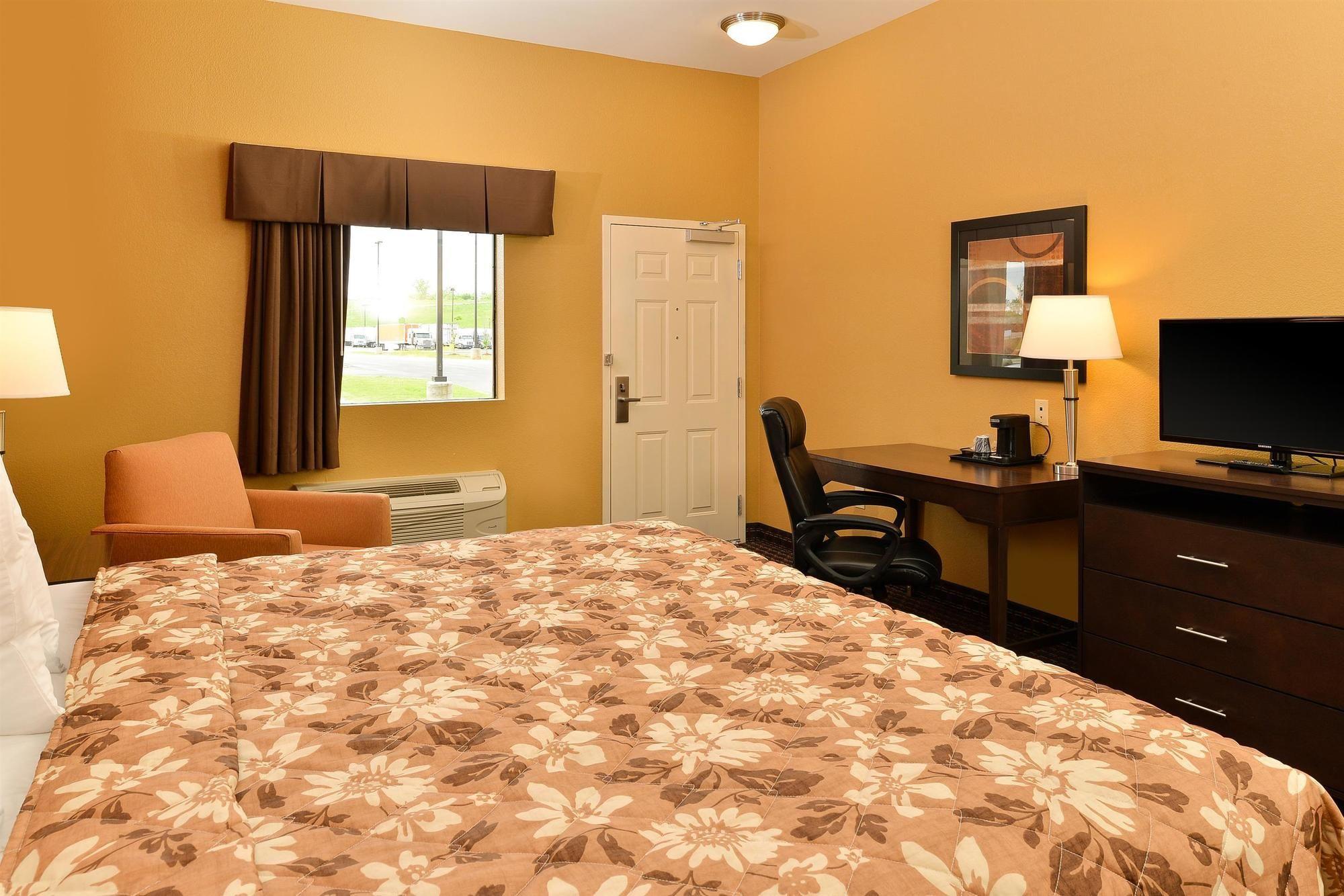 Americas Best Value Inn Tupelo Exterior photo