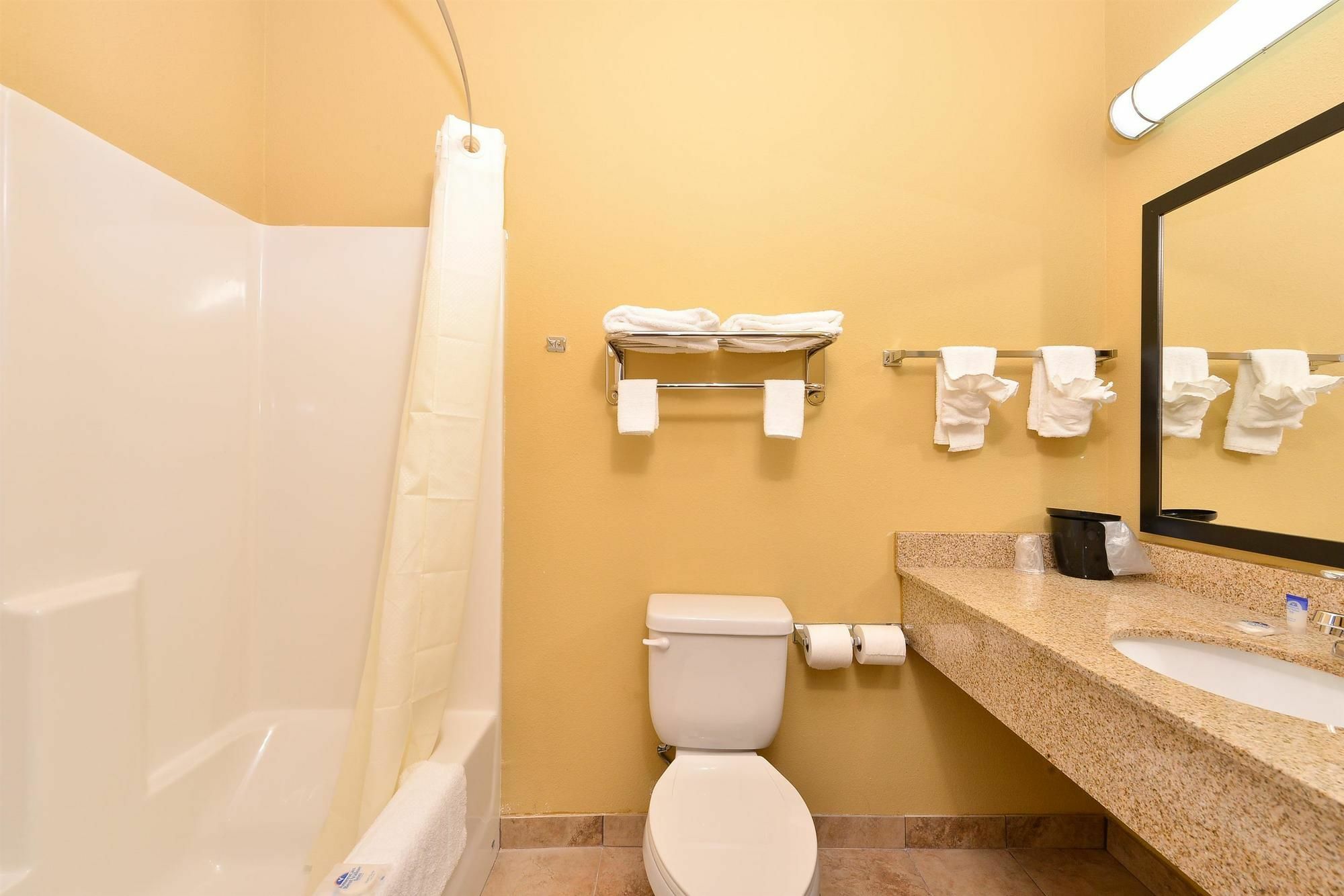 Americas Best Value Inn Tupelo Exterior photo