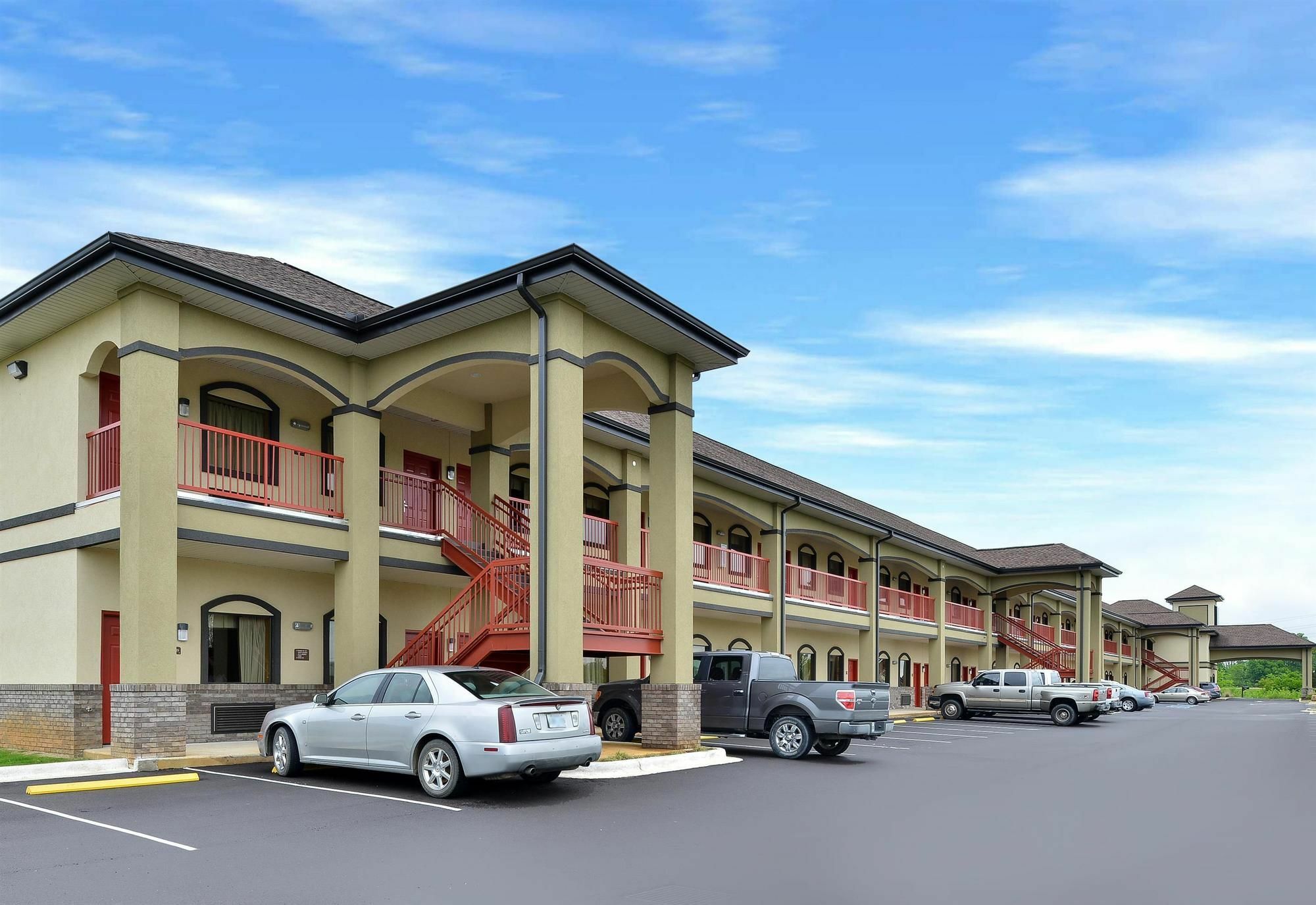 Americas Best Value Inn Tupelo Exterior photo